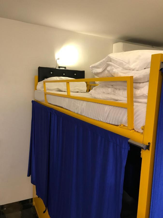 Mango Dormitory Mumbai Exterior photo