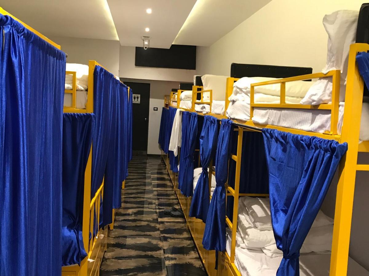 Mango Dormitory Mumbai Exterior photo
